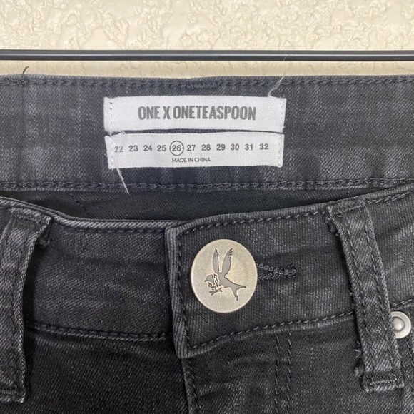 One Teaspoon Freebird Skinny Jeans Womens size 26 Black Split Knee Frayed - Picture 9 of 11